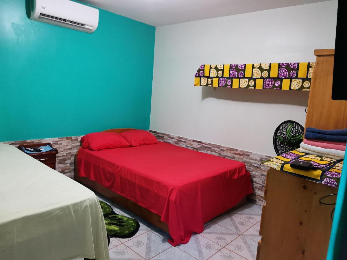 Cabinas Mitchaelle'S Puerto Viejo de Talamanca Exterior foto